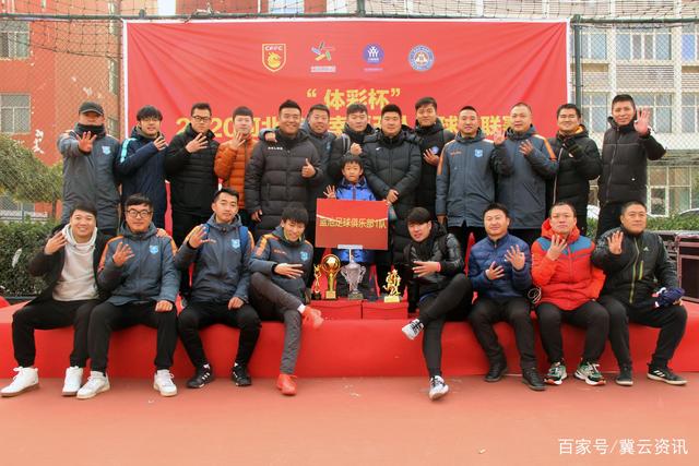爱德华兹与三球同年被选中，出场时间相差近8000分钟